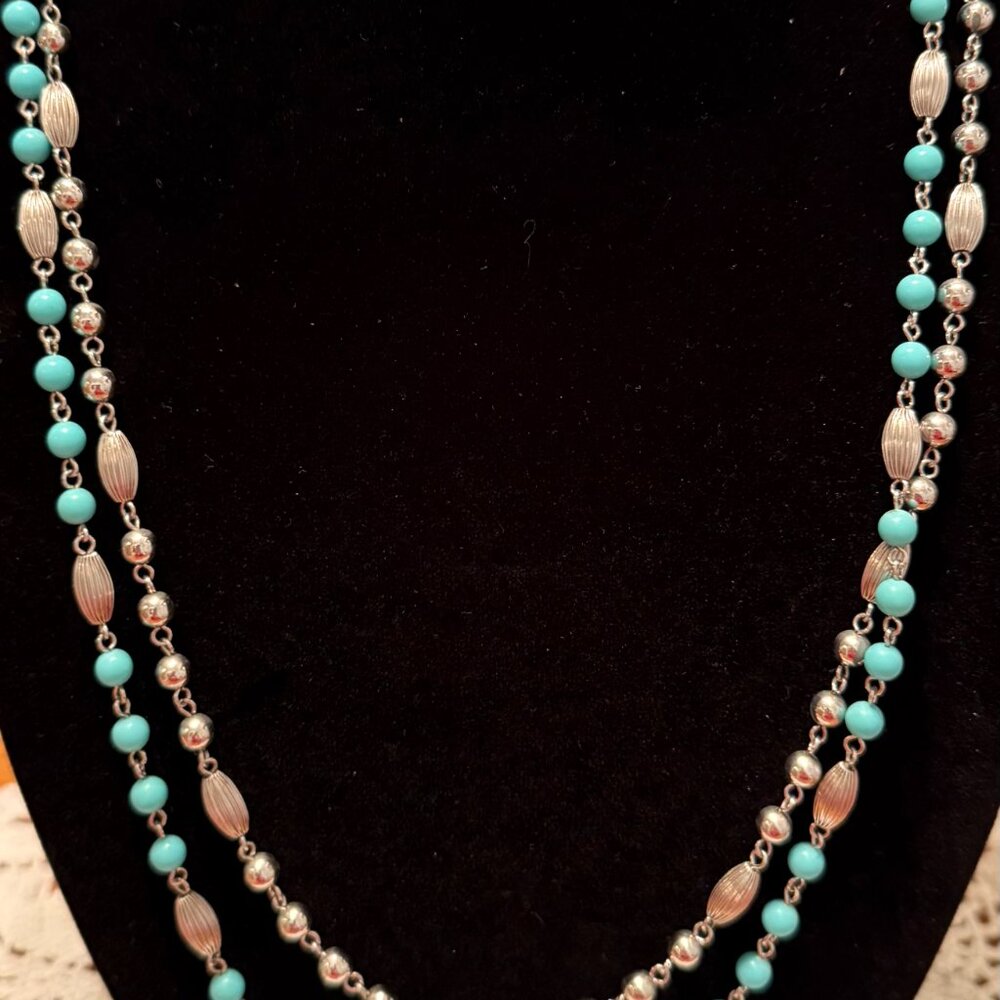 Bundle of 3 Beautful Necklaces - Picture 4 of 4